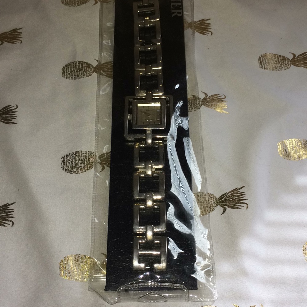 Terner watch NWT‎